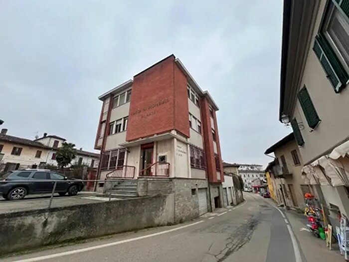 Appartamento quadrilocale in vendita in Via Giuseppe Garibaldi, Rocca DArazzo