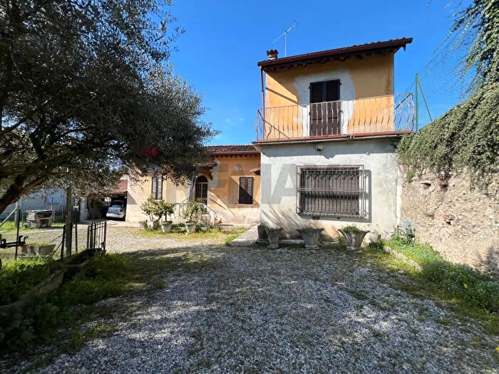 Casa con 10 locali in vendita in Castiglione Delle Stiviere