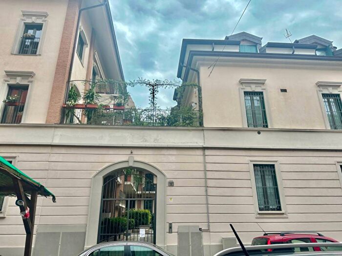 Appartamento bilocale in affitto in Via Angelo della Pergola, Isola, Milano