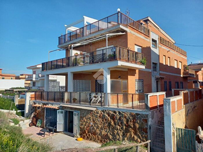 Appartamento quadrilocale in vendita in Lungomare degli Ardeatini, Ardea