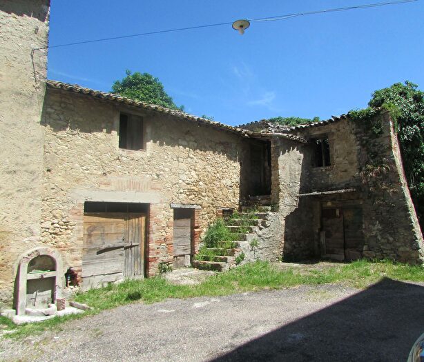Casa trilocale in vendita in Fraz Monticello, Todi