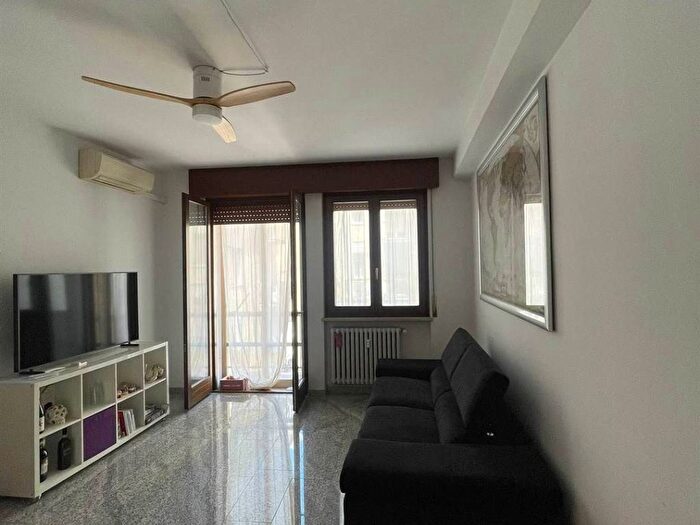 Appartamento quadrilocale in affitto in via Venti Settembre, Veronetta, Verona