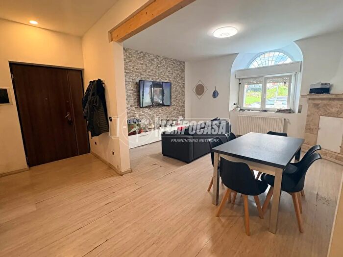 Appartamento trilocale in vendita in Via Guglielmo Marconi, Fino Mornasco