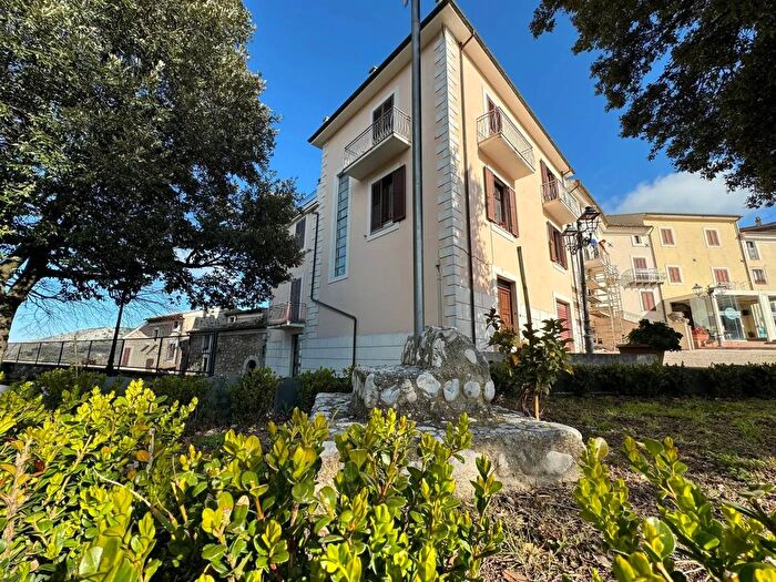 Casa trilocale in vendita in Colle San Magno