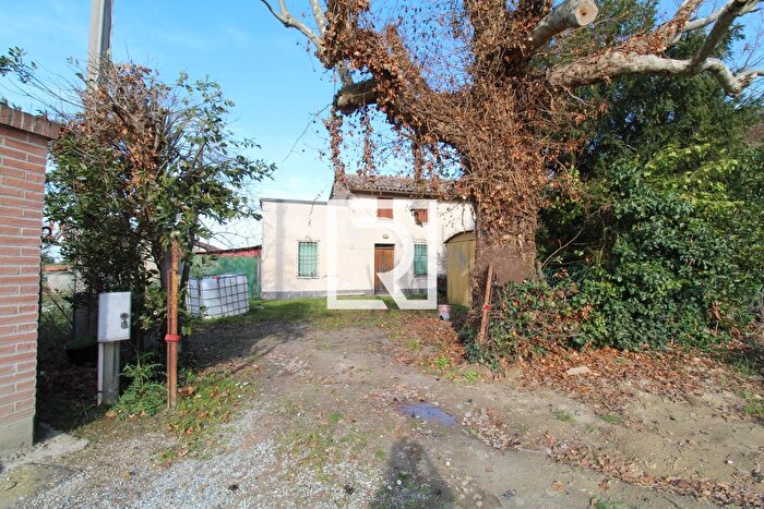 Casa trilocale in vendita in Via Santa Caterina Russi, Russi