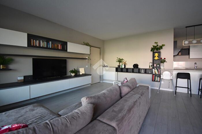 Appartamento trilocale in vendita in Via Giovanni Pascoli, Castiglione Delle Stiviere