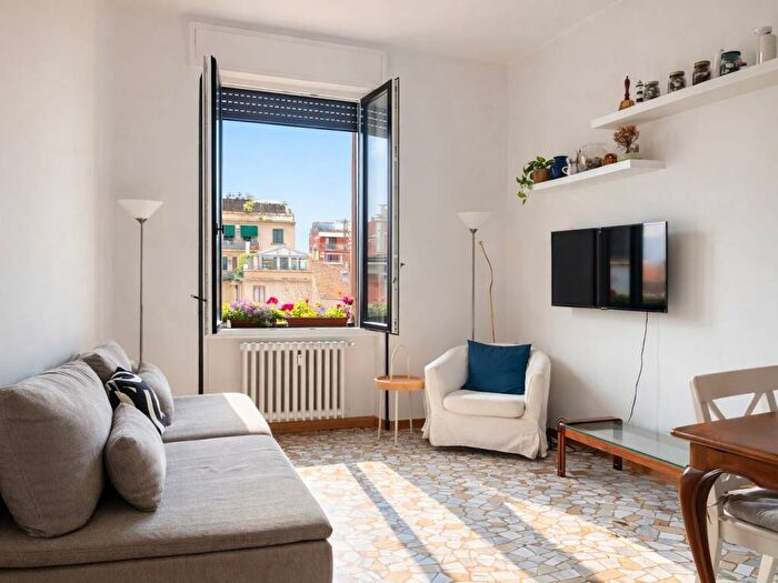 Appartamento trilocale in affitto in Viale Beatrice d'Este, Bocconi, Milano