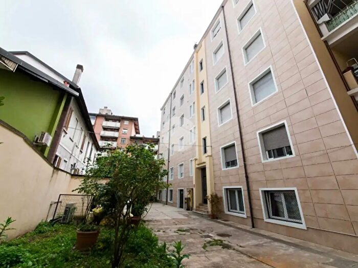 Appartamento monolocale in affitto in Via Francesco Rismondo, Milano