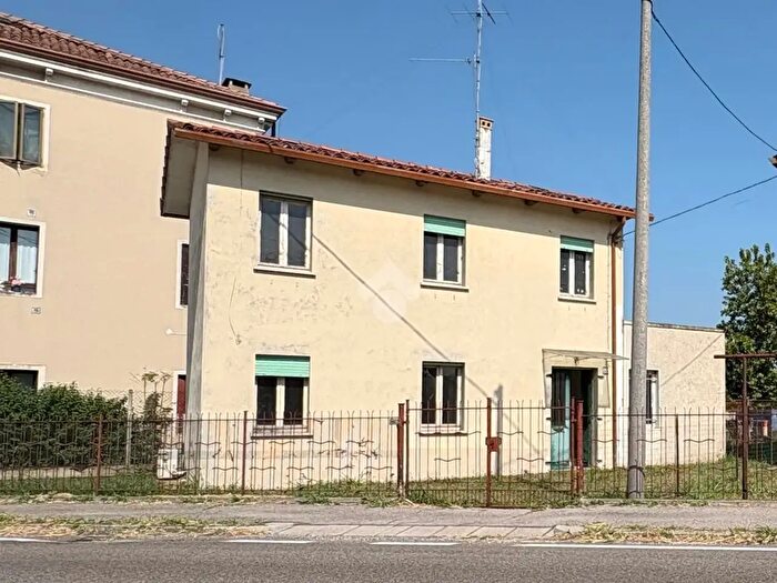 Casa trilocale in vendita in Via Euganea Feriole, Selvazzano Dentro