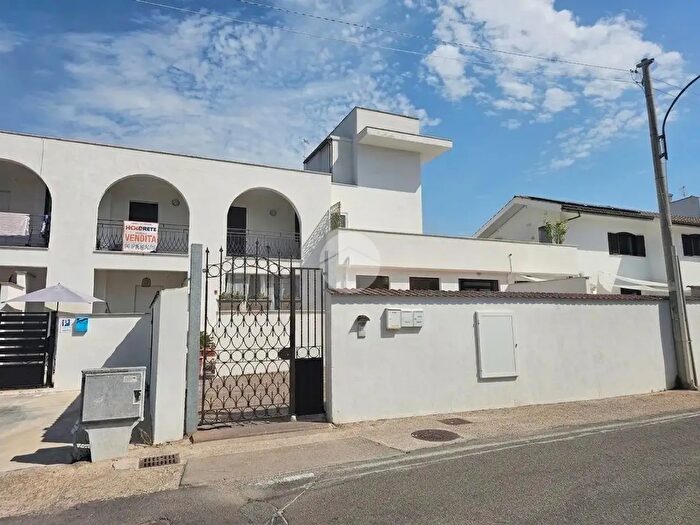 Appartamento trilocale in vendita in Via delle Camelie, Anzio