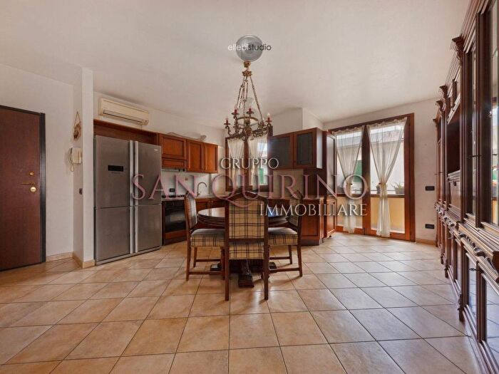 Appartamento bilocale in affitto in VIA COLOMBO, Centro, Mirandola