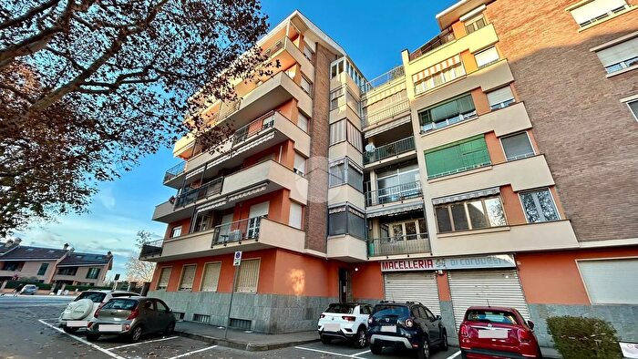 Appartamento trilocale in vendita in Viale Papa Giovanni XXIII, Beinasco