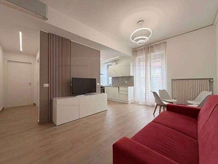 Appartamento bilocale in affitto in Via Pellegrino Rossi, Milano