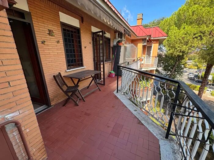 Appartamento bilocale in affitto in Piazza Civitella Paganico, Roma