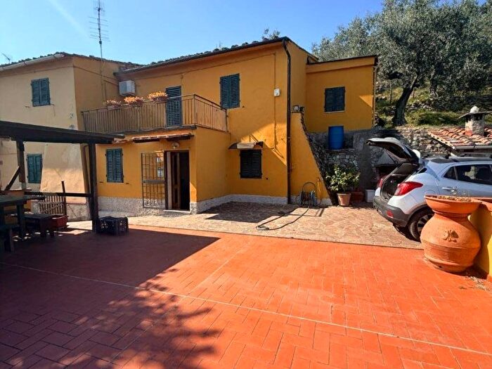 Casa quadrilocale in affitto in Via delle Cave, La Querce, Prato