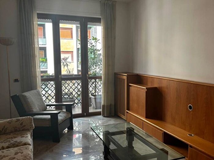 Appartamento quadrilocale in affitto in Montenero, Milano