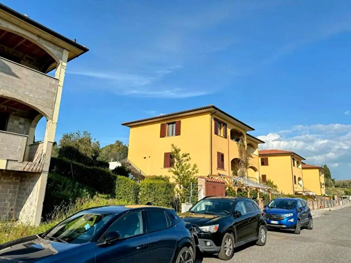 Case in Vendita e in Affitto - 3