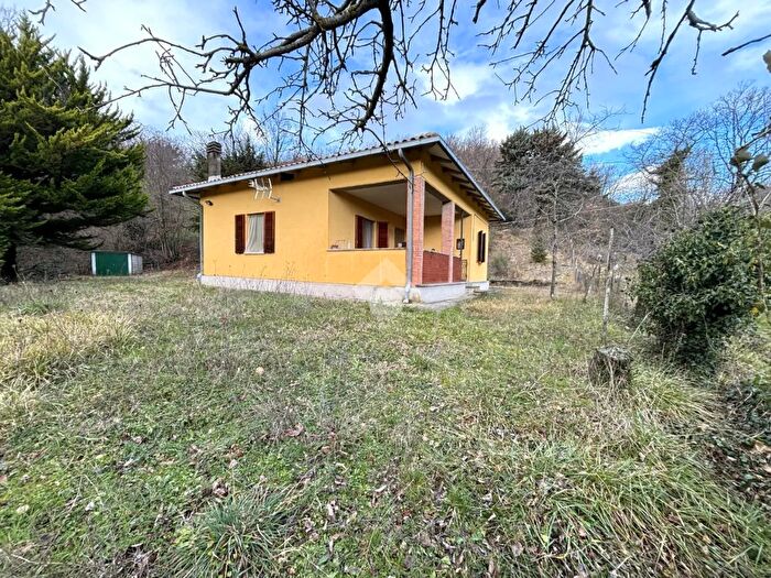 Casa trilocale in vendita in Frazione Macerino Campagna, Acquasparta