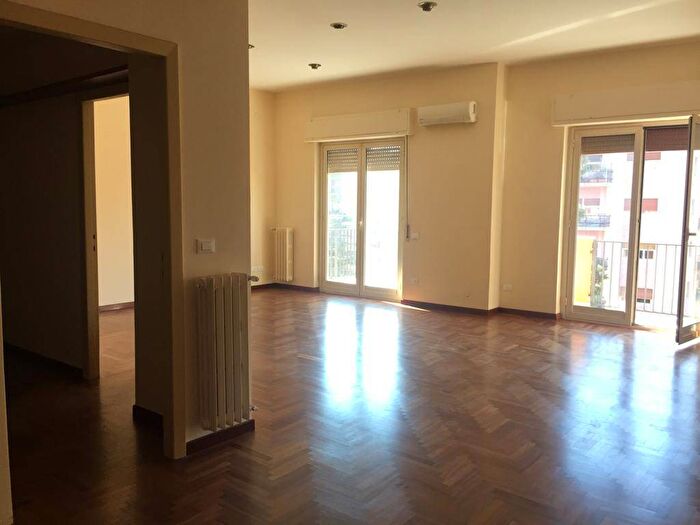 Appartamento con 6 locali in affitto in Via della Libertà, Libertà Villabianca, Palermo