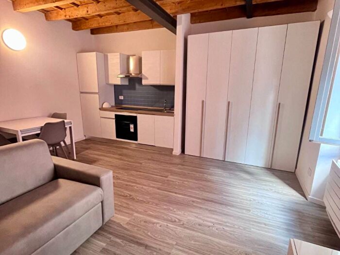 Appartamento monolocale in affitto in Via Luigi Canonica, Paolo Sarpi, Milano