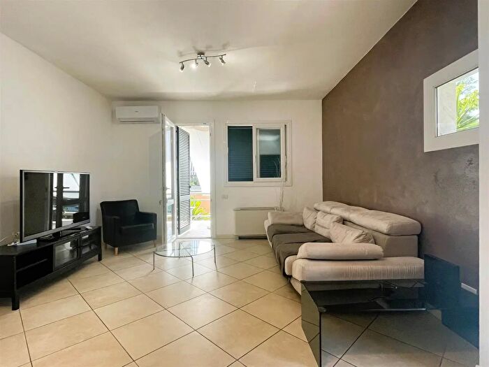 Appartamento con 7 locali in vendita in Viareggio