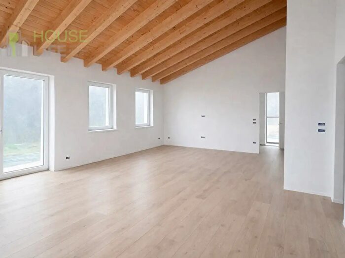 Casa con 5 locali in vendita in Via Soglio, Monte Di Malo