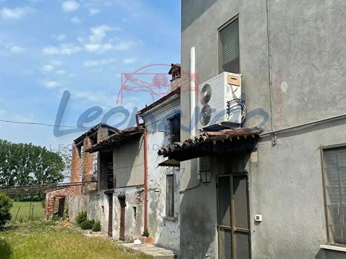 Appartamento con 10 locali in vendita in Gragnano Trebbiense