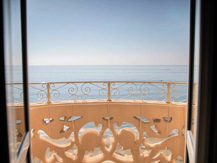 Appartamento quadrilocale in affitto in Via Santa Caterina, Centro, Varazze