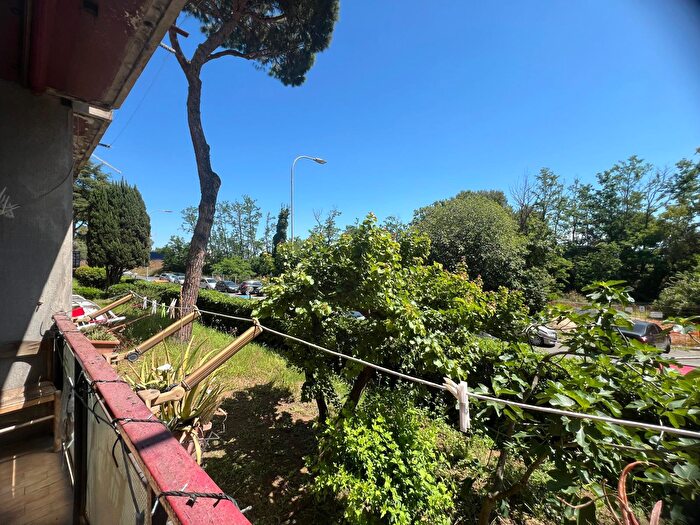 Appartamento trilocale in vendita in Via Dante Alighieri, Pomezia