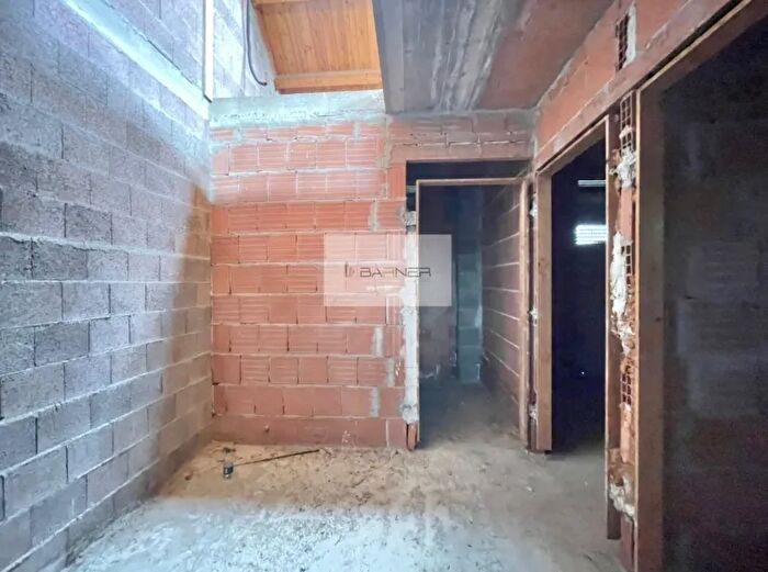 Casa con 6 locali in vendita in Camaiore