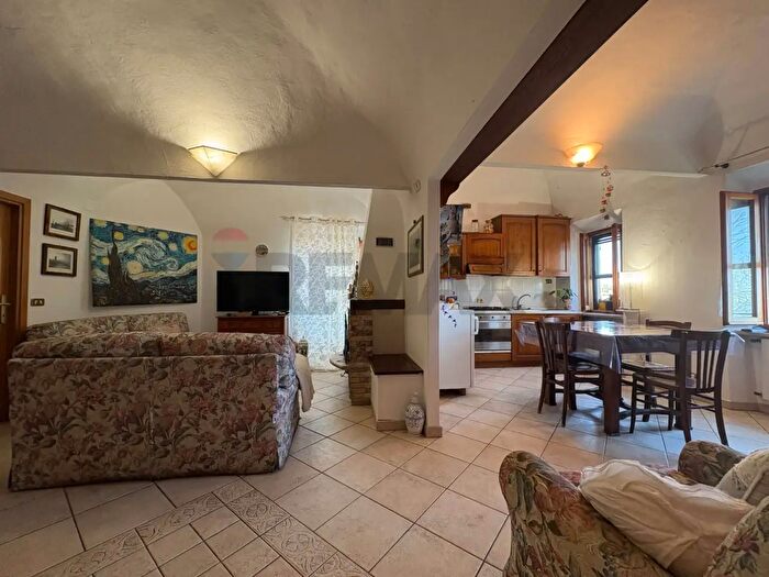 Appartamento con 5 locali in vendita in Volterra