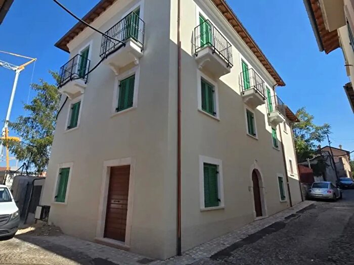 Appartamento quadrilocale in affitto in Via Coppito Snc, L'Aquila