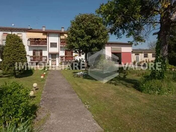 Casa con 7 locali in vendita in Nogarole Rocca