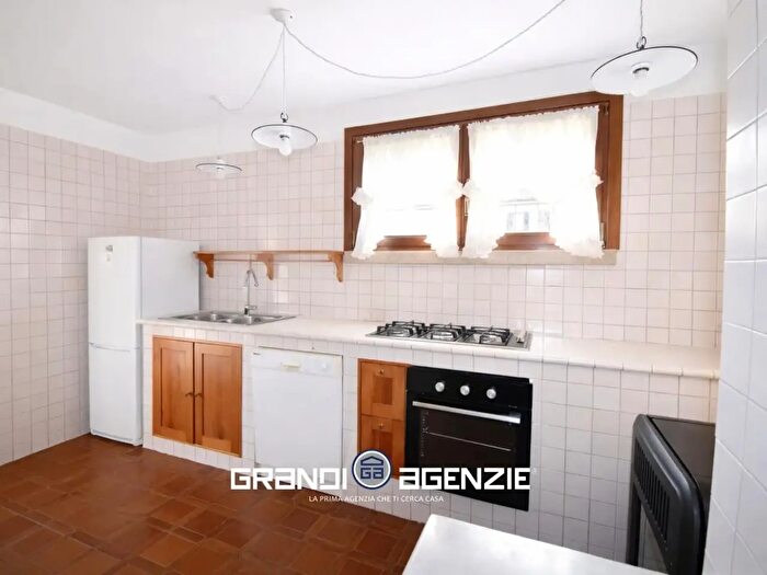 Casa con 6 locali in vendita in Via Cave, Villorba