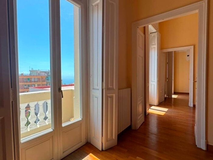 Appartamento con 5 locali in affitto in Via Domenico Cimarosa, Vomero, Napoli