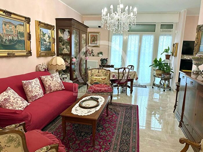 Appartamento con 5 locali in vendita in Zona Centro Storico Ravenna, Ravenna