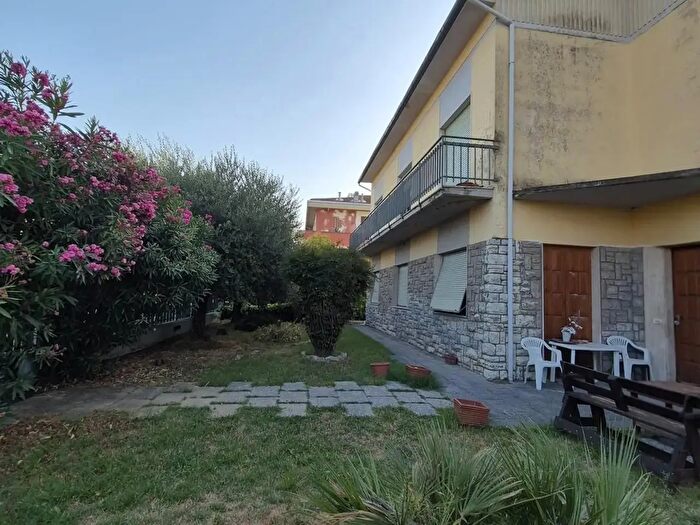 Appartamento con 8 locali in vendita in Santa Croce Sull'Arno