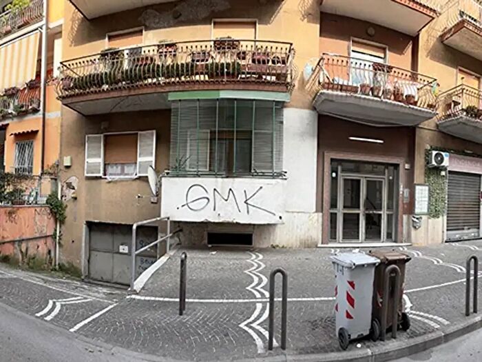 Appartamento trilocale in affitto in Via San Donato, Napoli