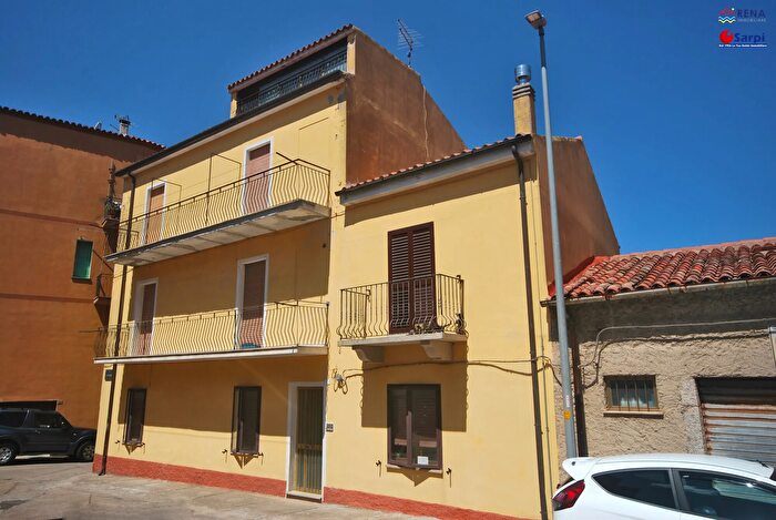 Appartamento trilocale in vendita in Via Garibaldini, Tempio Pausania