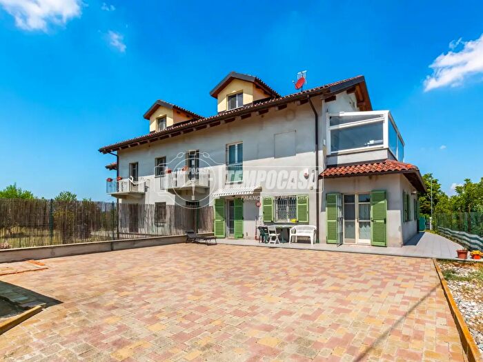 Appartamento trilocale in vendita in Strada della Cartella, Pralormo