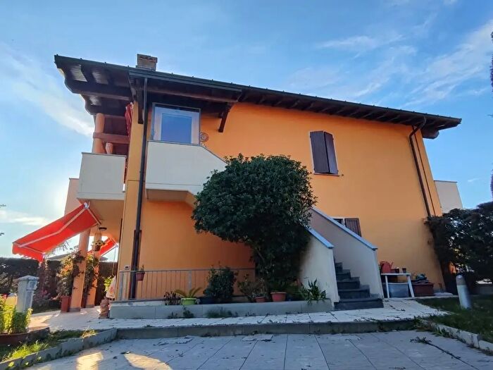 Appartamento quadrilocale in vendita in Via XXV Aprile Bis, Guardamiglio