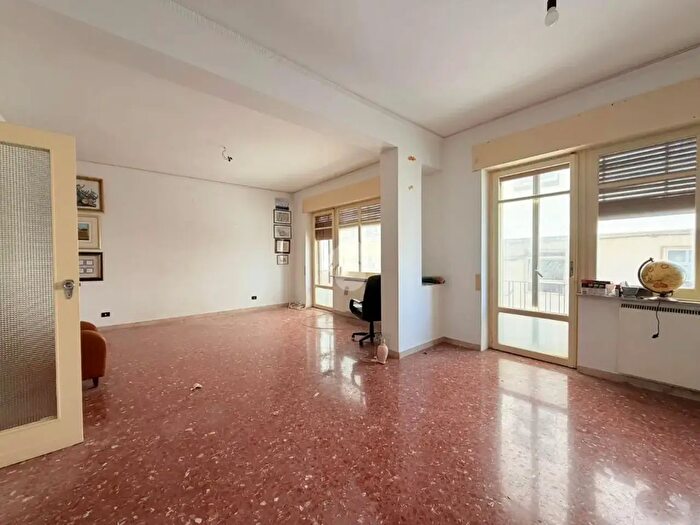 Appartamento quadrilocale in vendita in Via Orso Mario Corbino, Ragusa