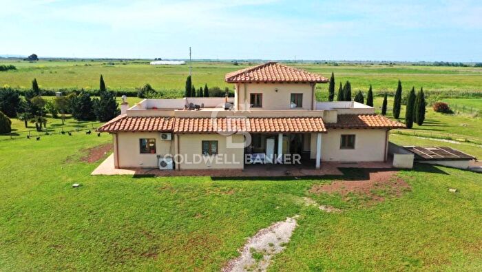 Casa con 5 locali in vendita in Località Paglieto Terme di Vulci Snc, Canino