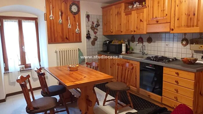 Appartamento con 5 locali in vendita in Pietro Ruggeri, Zogno