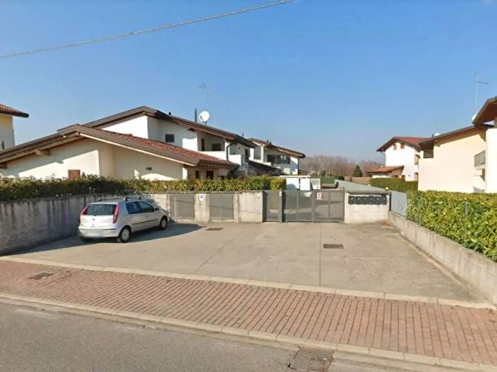 Appartamento trilocale in affitto in Via Nogaredo, Martignacco