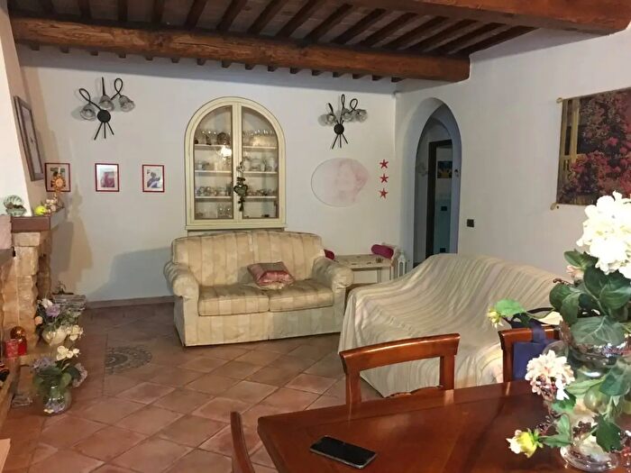 Casa con 5 locali in affitto in San Giuliano Terme