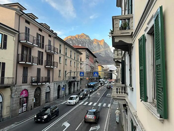 Appartamento trilocale in vendita in Via l da Vinci, Lecco