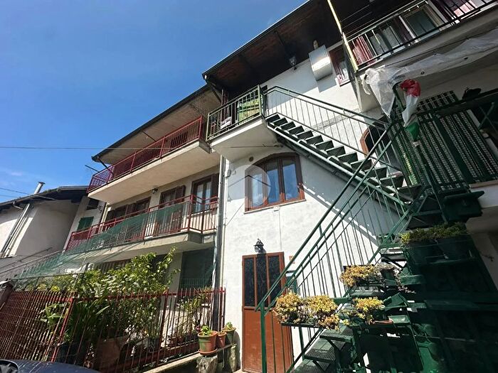 Appartamento trilocale in vendita in Via Montebello, Cuorgne