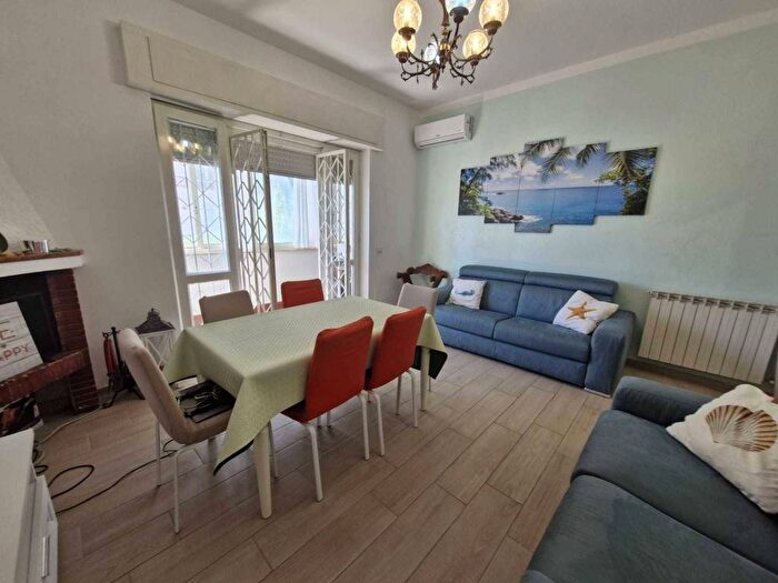 Appartamento trilocale in affitto in Via delle Castalidi, Lido di Cincinnato Sirene, Anzio