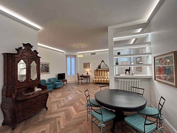 Appartamento quadrilocale in affitto in Via Mauro Macchi, Centrale, Milano